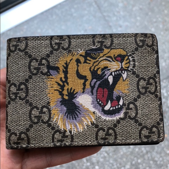 gucci tiger print card holder